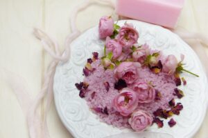 bath salts, roses, rose petals-3006767.jpg